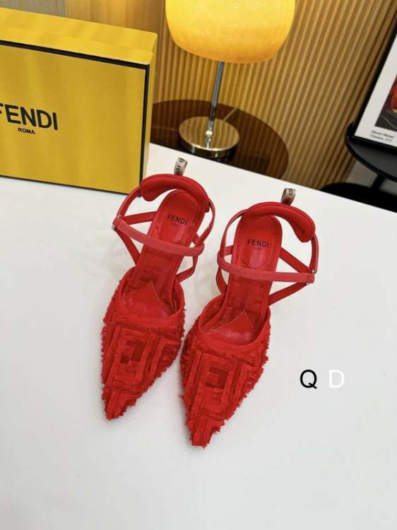 Picture of Fendi Shoes _SKUFendisz35-405CGDT04035085